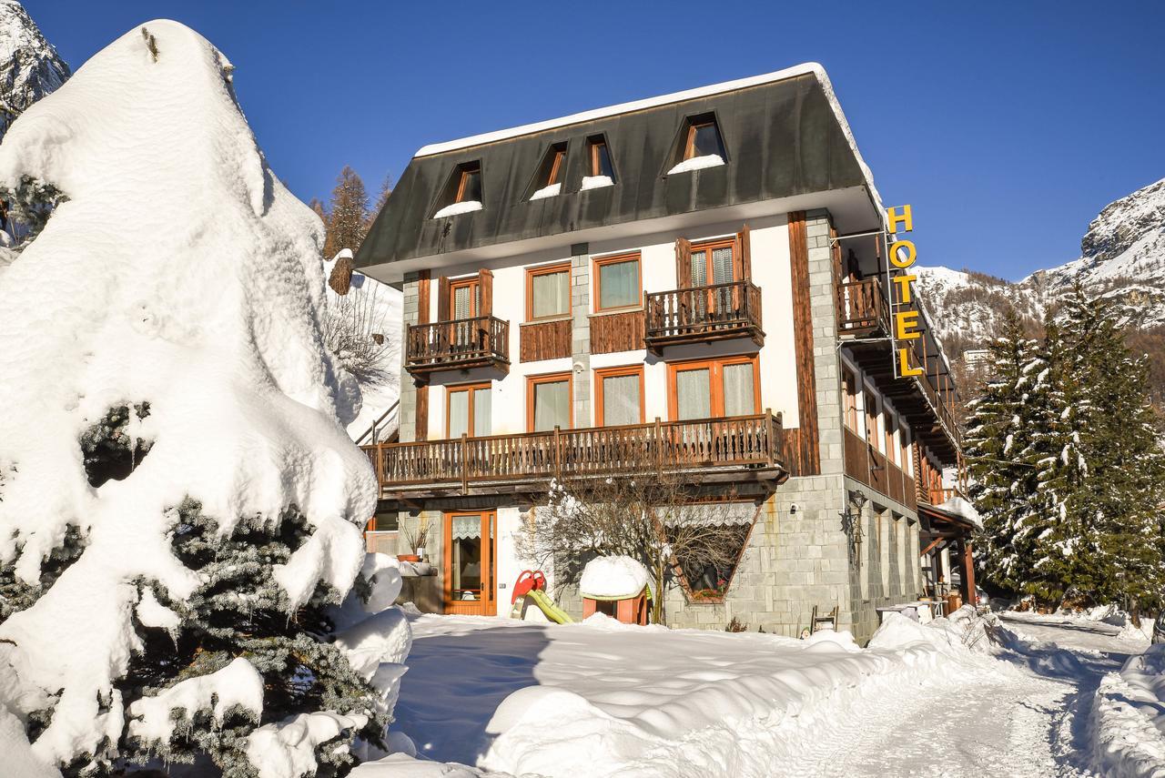 Hotel Genzianella Champoluc Exterior foto