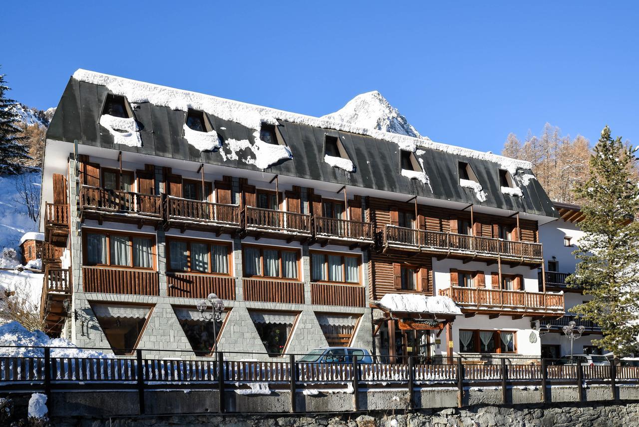 Hotel Genzianella Champoluc Exterior foto