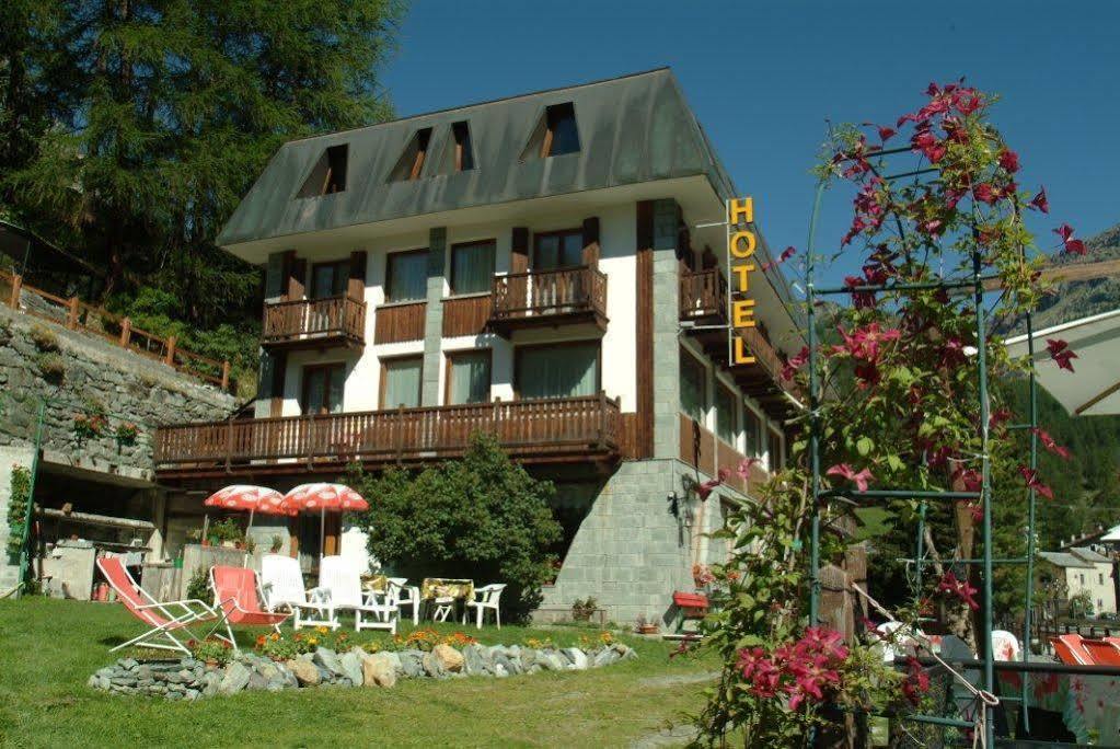 Hotel Genzianella Champoluc Exterior foto